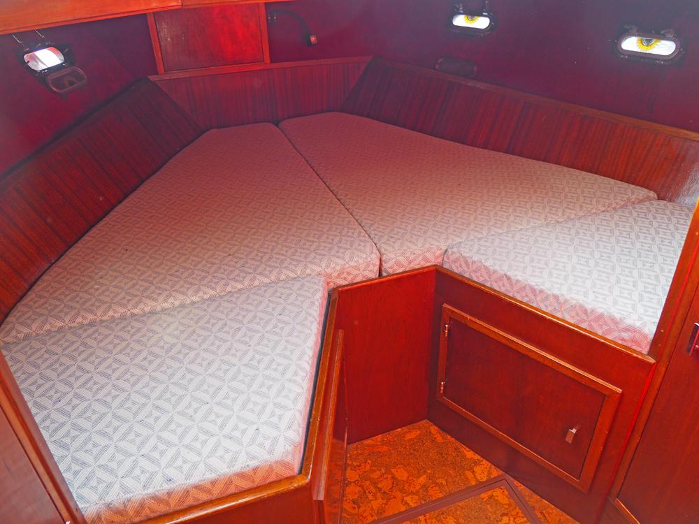 Cabin en avant, H&eacute;bergements